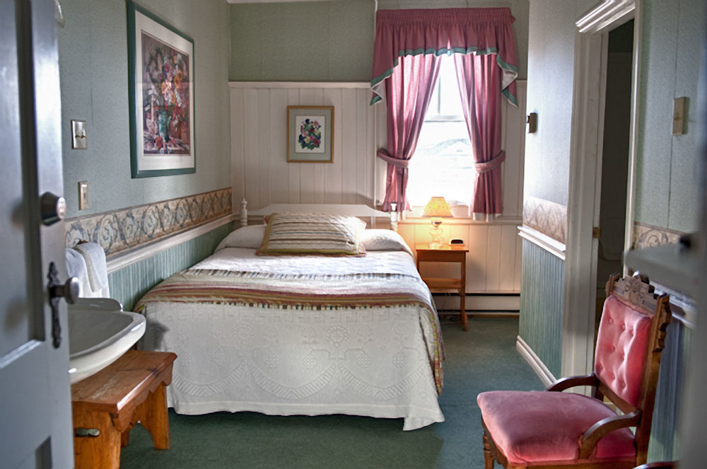 Telegraph House Motel Baddeck Inlet Екстериор снимка