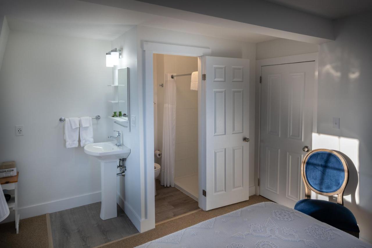 Telegraph House Motel Baddeck Inlet Екстериор снимка